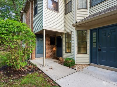 2104 Bayhead Dr