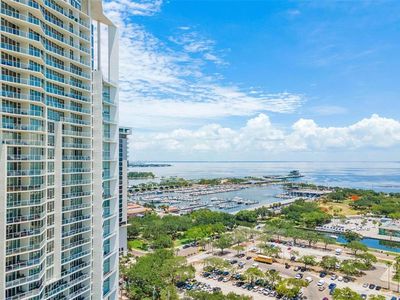 175 1st St S APT 906