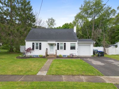 Property at 844 E Circle Dr, Vestal, NY