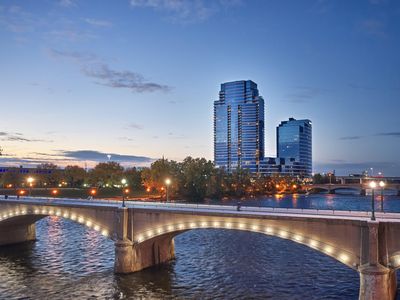 335 Bridge St NW APT 2903