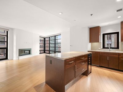 580 Washington St #702