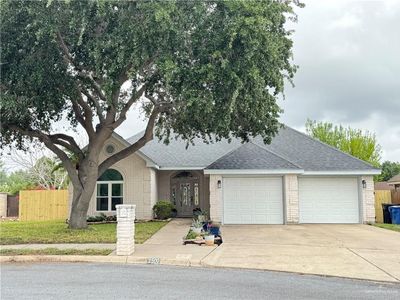 2500 Pelican Ave
