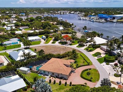 4459 SE Bayshore Ter