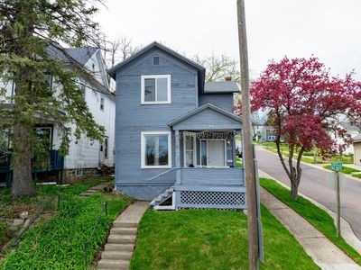 327 2nd Main St