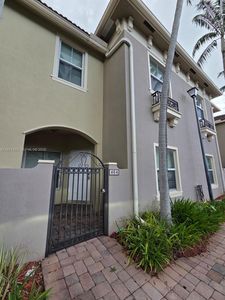 2851 W Prospect Rd Unit 404
