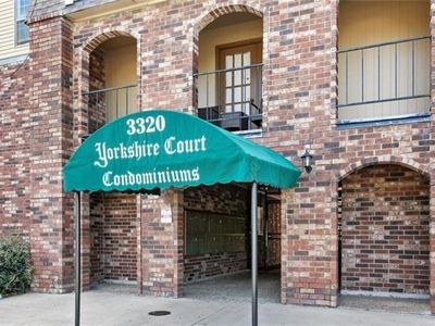 3320 N Arnoult Rd APT 220