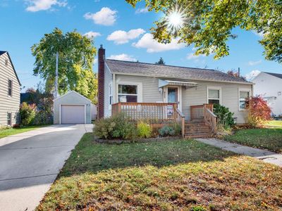 302 East Gauer CIRCLE