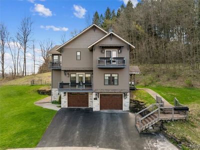 410 Tamarack Ter