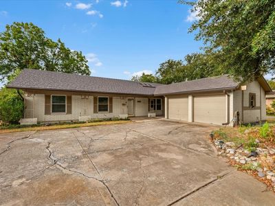 Property at 8933 Kincaid Dr, Benbrook, TX