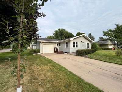 105 1st St SE