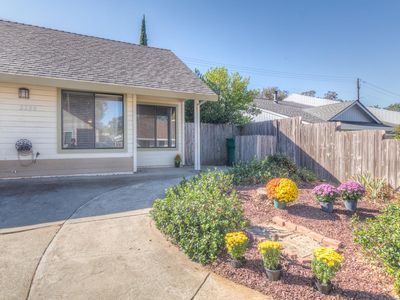 Property at 3330 Meadow Ct, Rescue, CA
