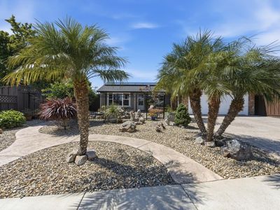 5827 Bellflower Dr