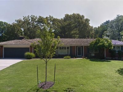 9821 Pembroke Ln