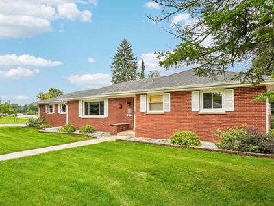 W170N9364 Woodlawn DRIVE