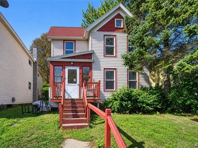22 W 4th St