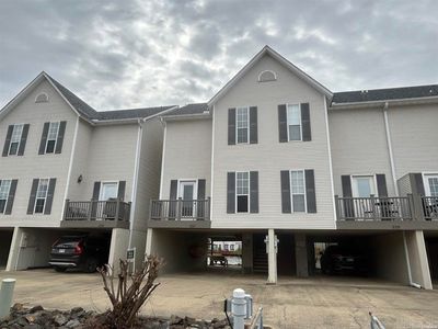 227 Bayshore Cv