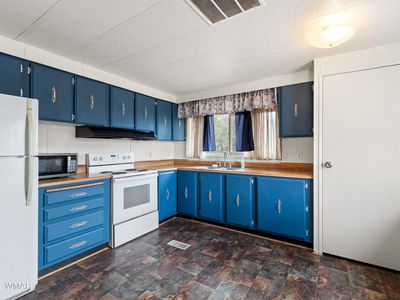 2385 W County Line Cir
