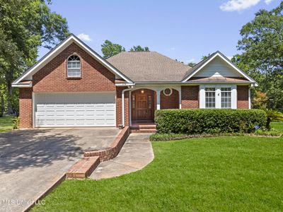 376 Lakeview Blvd