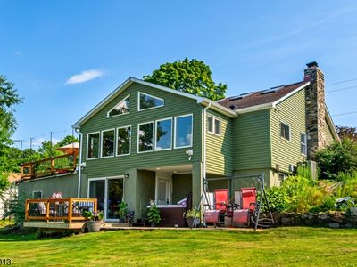 48 Lakeside Ave