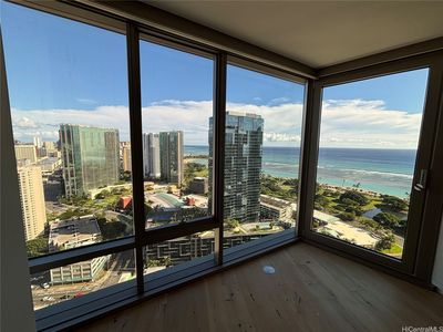1001 Queen St #3204