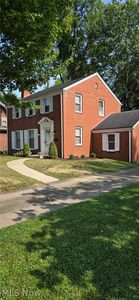 Property at 655 E Liberty St, Hubbard, OH
