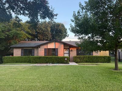 3526 W Rochelle Rd