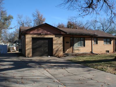 906 N Brownthrush Ln