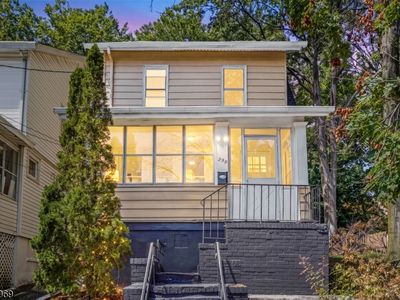 299 Smith St