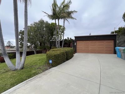 5943 La Jolla Corona Dr