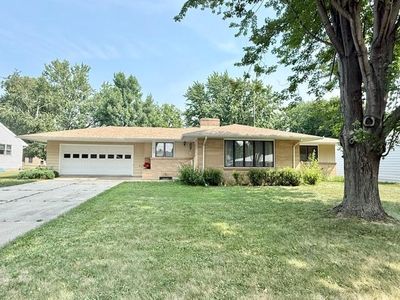 Property at 819 E Meadow Ln, Redwood Falls, MN