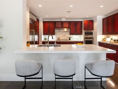 10727 Wilshire Blvd APT 302