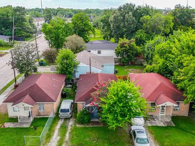7523 La Salette St
