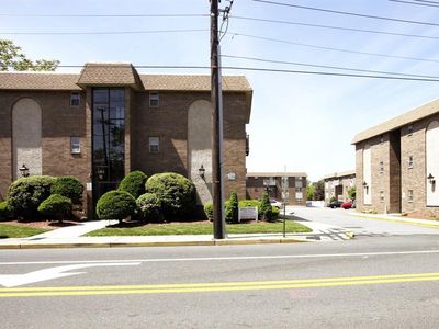205 Bergen Tpke APT 2A