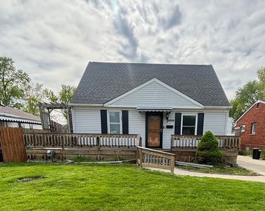 26223 Chippendale St