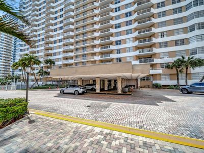 1985 S Ocean Dr APT 20A