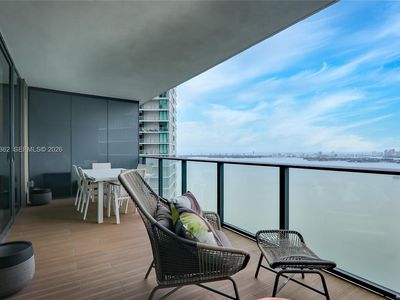 650 NE 32nd St Unit 4105