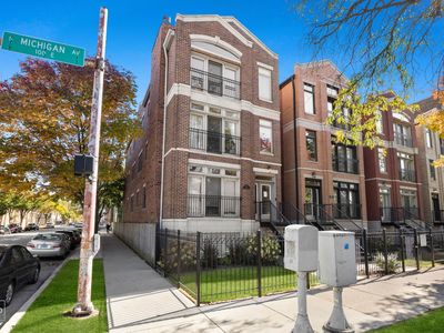 3301 S Michigan Ave #3