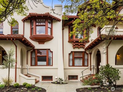 2909 Franklin Avenue E #A