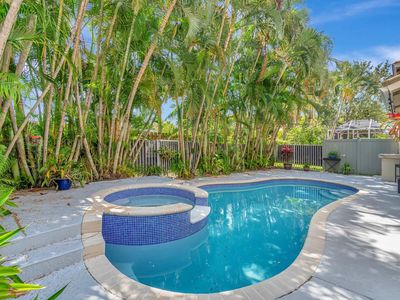 6788 Hendry Drive