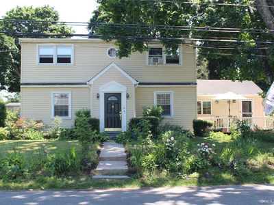 6 Howe Street