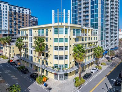 1212 E Whiting St E UNIT 403