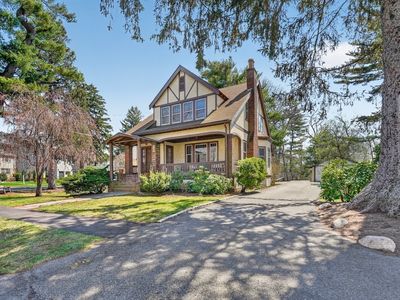 44 Hemlock St