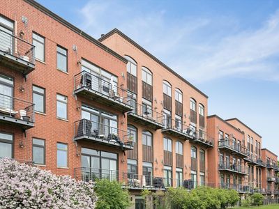 1830 N Winchester Ave APT 216