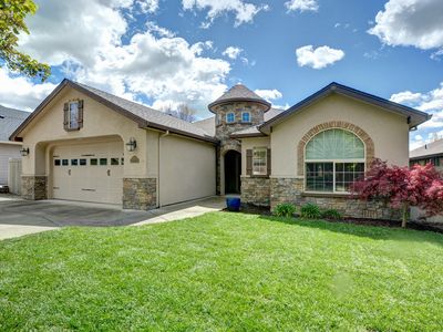 3764 Calle Vista Dr
