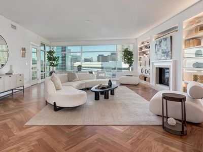 1 W Century Dr UNIT 17C