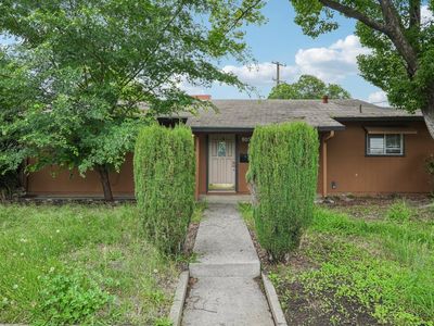 805 Duchow Way