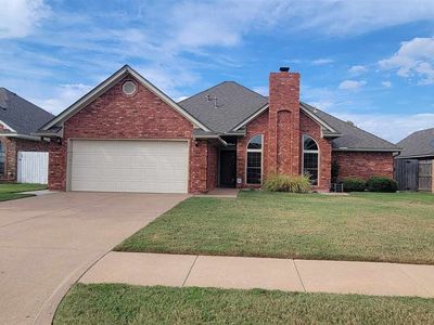 6805 NW Crestwood Dr