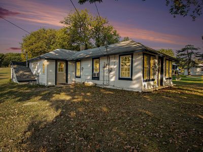 796 Old County Farm St