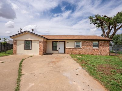 2621 E Baylor St