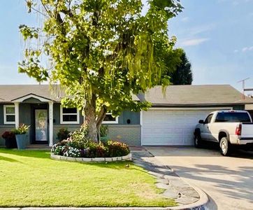 2216 N Mueller Ave